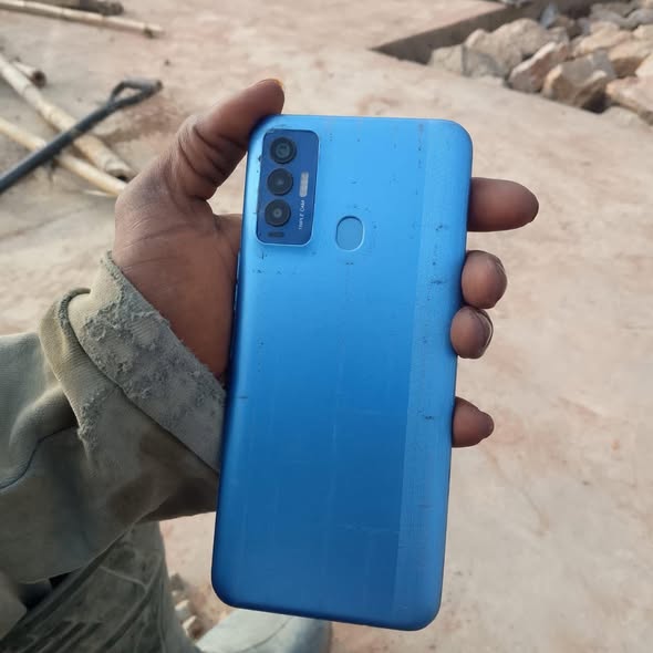 A picture of Camon 18i