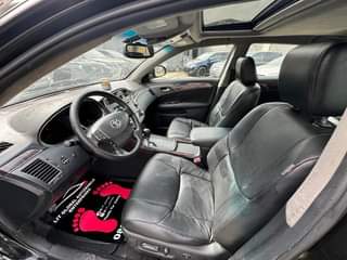 A picture of Super clean and sharp registered Toyota Avalon 2012