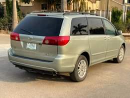 A picture of Super sharp 2006 XLE SIEENA Belgium standard with untampered engine