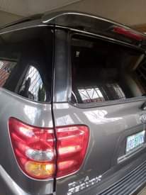 A picture of Toyota sequoia v8 Toyota sequoia