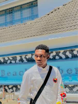 A picture of NINA IPHONE X GB 256 NAHITAJI IPHONE 11 NA KUENDELEA