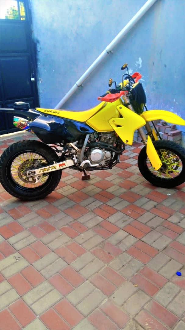 A picture of SUZUKI