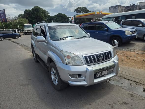 A picture of Toyota Prado j120