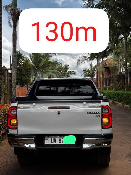 A picture of Hilux double cabin