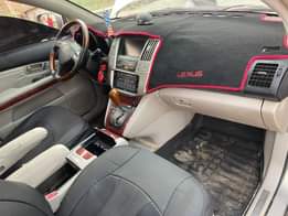 A picture of This is super clean lexus rx330 2004 model full option