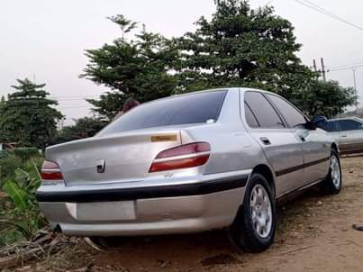 A picture of 2004 Peugeot 406 mannual 09019556049