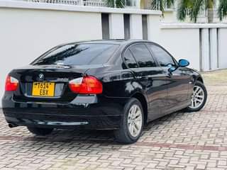 A picture of BMW SERIES 3