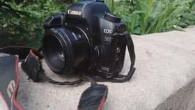 A picture of BOSI KALEWA CANON 5D MARC 2 LENZ 50MM CHARGE BETR