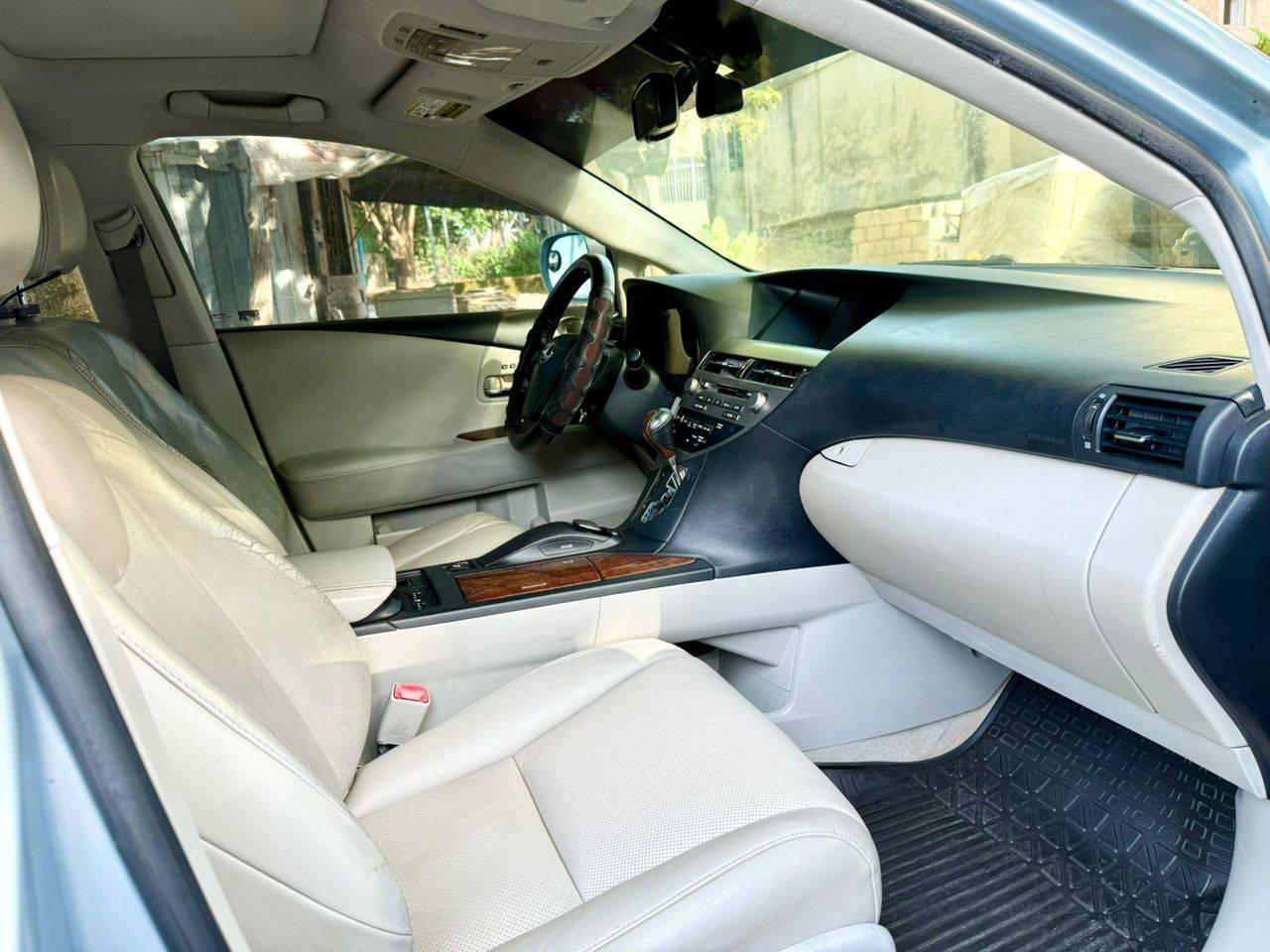 A picture of RX350