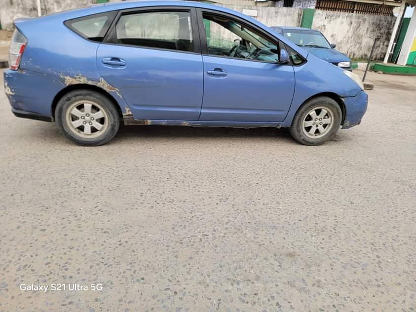 A picture of 2005 TOYOTA PRIUS HYBRID NIGERIA USED 90 BUY AND DRIVE