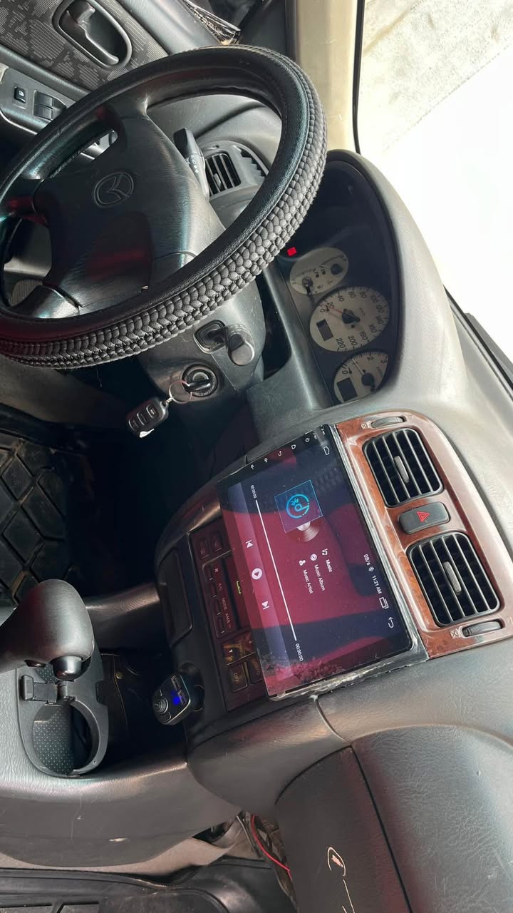 A picture of Mazda 626 Auto