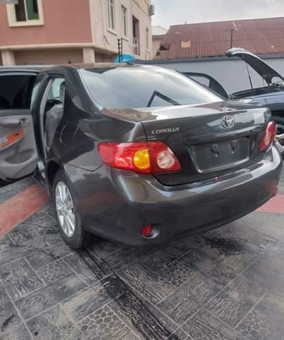 A picture of Corolla 010 XLE full options American spec tokunbo standard 11