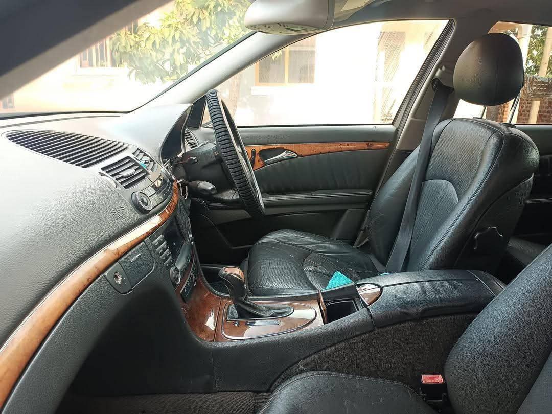 A picture of Mercedes Benz