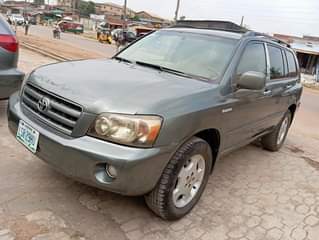 A picture of Very Sharp Toks Standard06 Toyota Highlander Limited Edition with 3