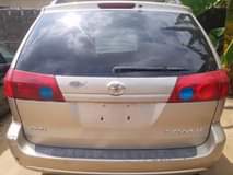 A picture of TOYOTA SIENNA 2009 Model