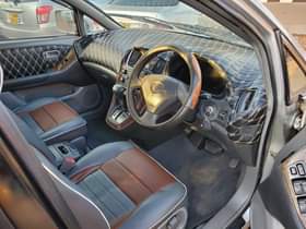 A picture of Toyota harier 2 2cc 5s for sale at 16m inbox