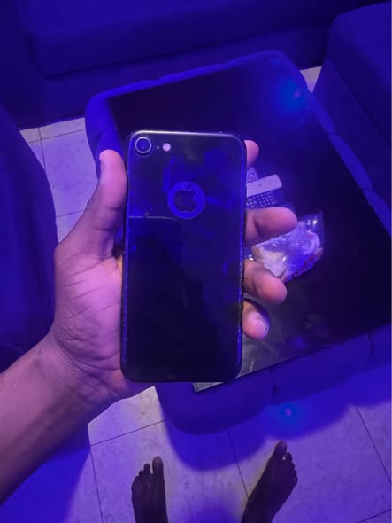 A picture of iPhone 7 32 GB