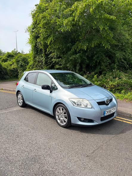toyota auris