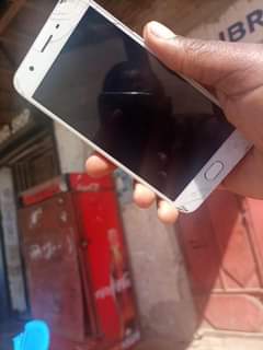A picture of OPPO A57 STOREGE GB64 RAM 4GB INATA 55000 SIMU ZIITE
