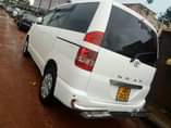 A picture of Toyota eeNoah 2005