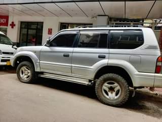 A picture of Changamka nailengesha Prado TX petrol Engine Ndogo 3rz ya Muhindi