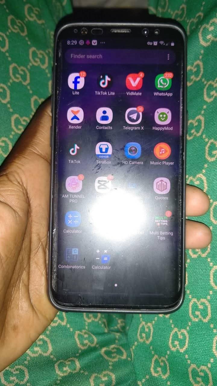 A picture of Samsung s8 64 gb storage 4gb ram good battery