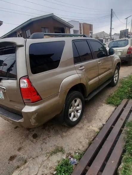 A picture of 08 Toyota 4runner ENGINE ISSUE BUY AND TOW