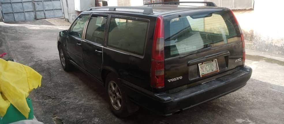 A picture of VOLVO WAGON FOR SALE ENGINE AND GEAR IS OK... LOCATION