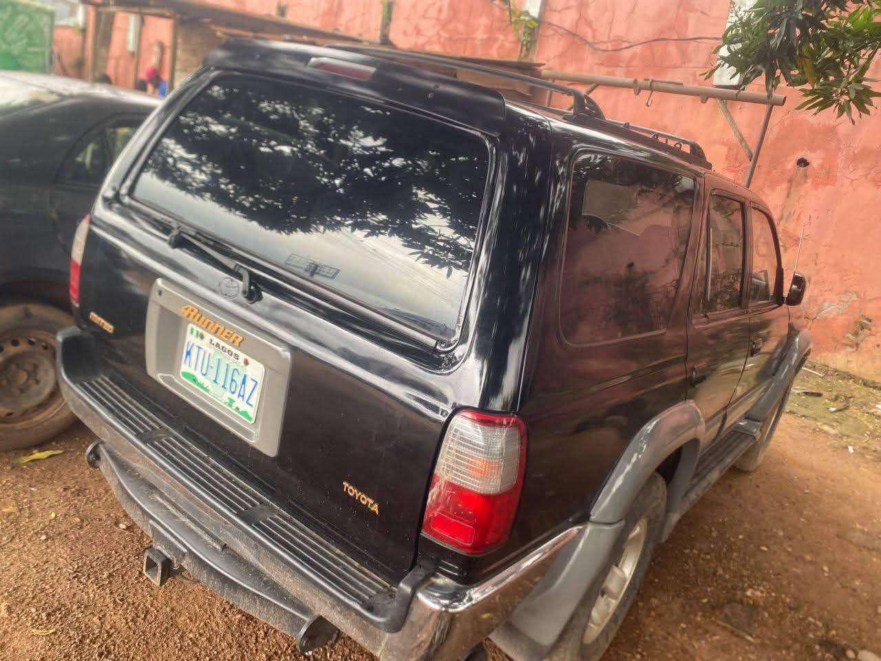 A picture of DISTRESS SALE 4 RUNNER JEEP