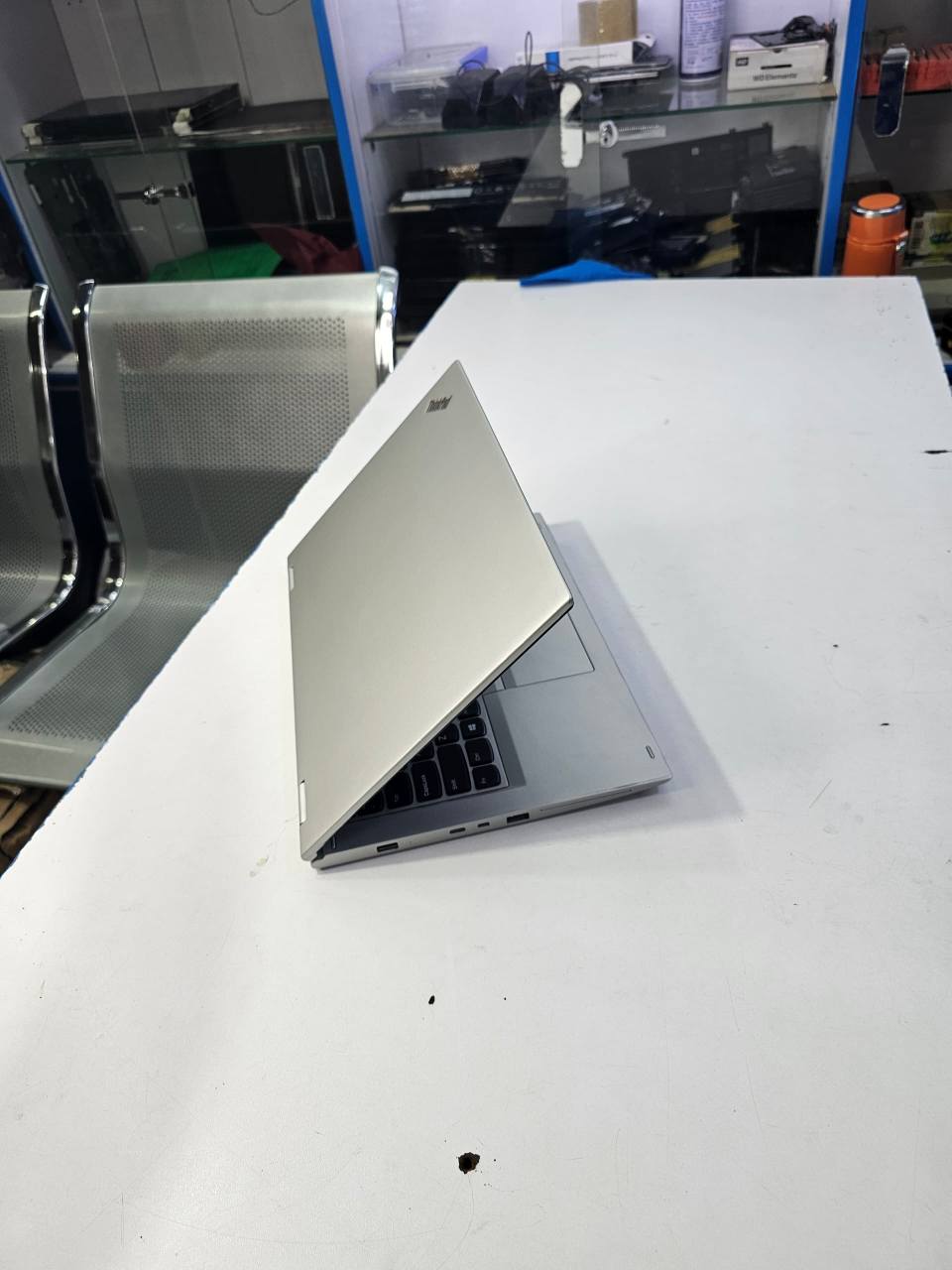 A picture of Lenovo yoga 370