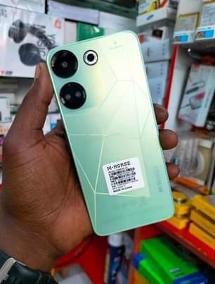 A picture of M HORSE CAMON 20
