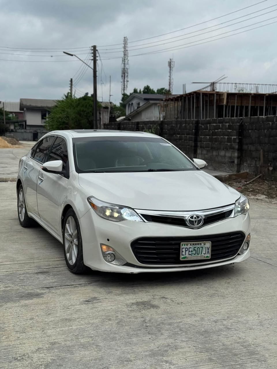 A picture of 2014 TOYOTA AVALON