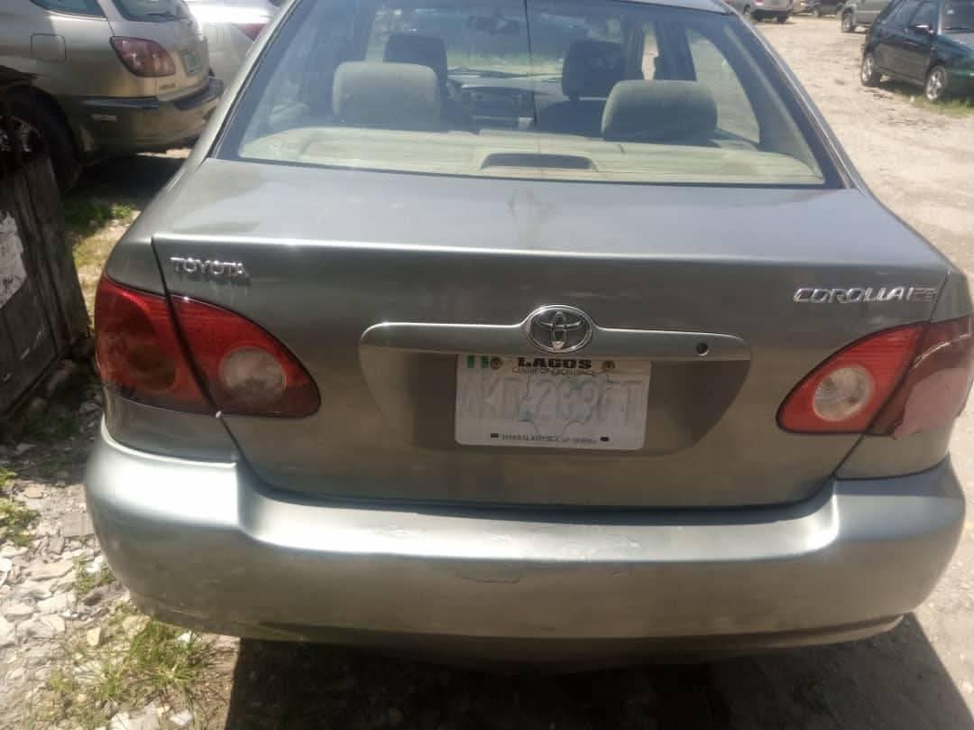 A picture of 2004 TOYOTA COROLLA 04 corolla