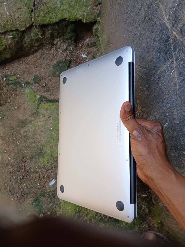 A picture of MACBOOK AIR 2017