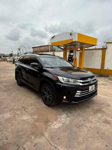 A picture of 2016 Toyota Highlander
