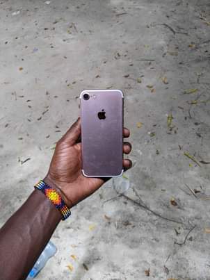 A picture of iPhone 7 plain