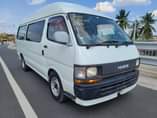 A picture of TOYOTA HIACE ENGINE 3L MANUAL DIESEL PRICE 40M MAONGEZI