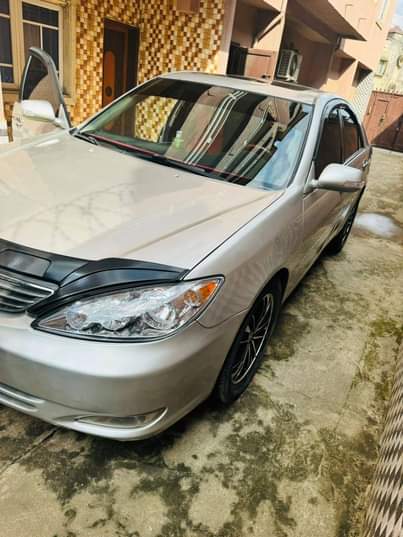 A picture of 6 plugs lover we have this Neatly used 2005 Camry