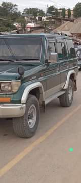 A picture of Landcruza 11 kali sana nipo nayo mkononi maongezi yapo njoo