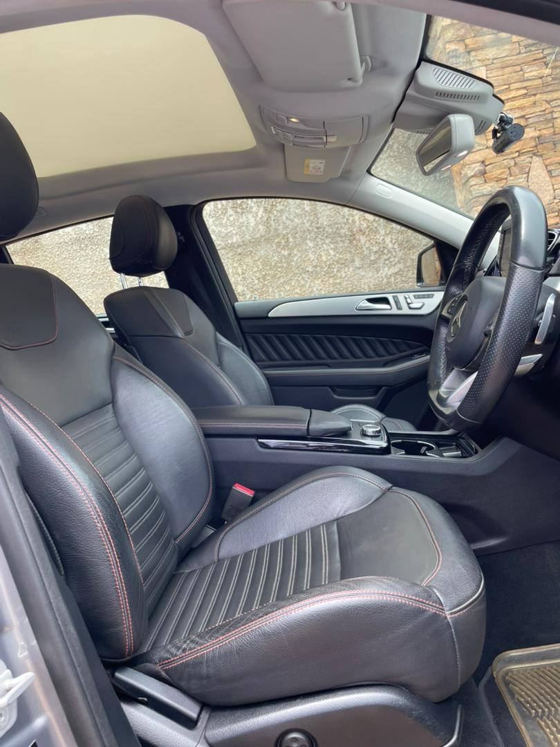 A picture of MERCEDES BENZ GLE 400 PETROL