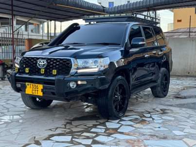 A picture of TOYOTA LANDCRUISER SERIES 200 CTT