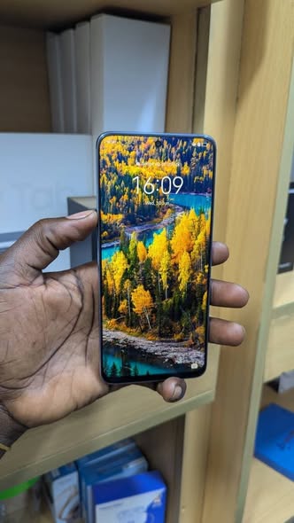 A picture of Huawei nova Y90 128GB STORAGE 6GB RAM UGX 430