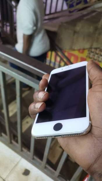 A picture of Iphone 7 128GB