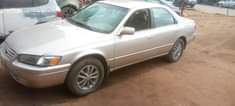 A picture of Camry tiny light 2000model buy and drive ac is factory