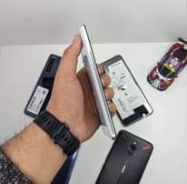 A picture of Aquos zero 5G gb64