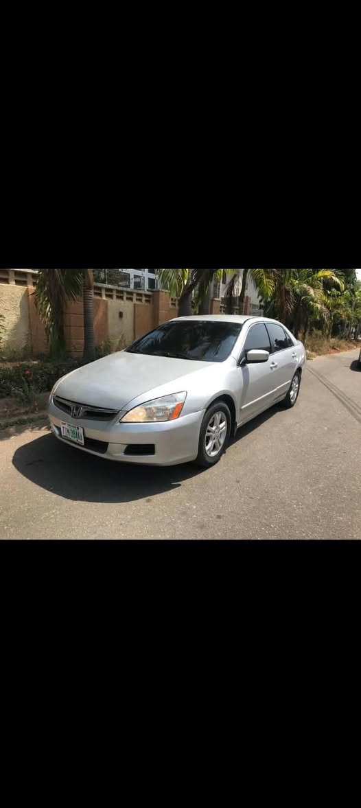 A picture of 2005 Honda accord