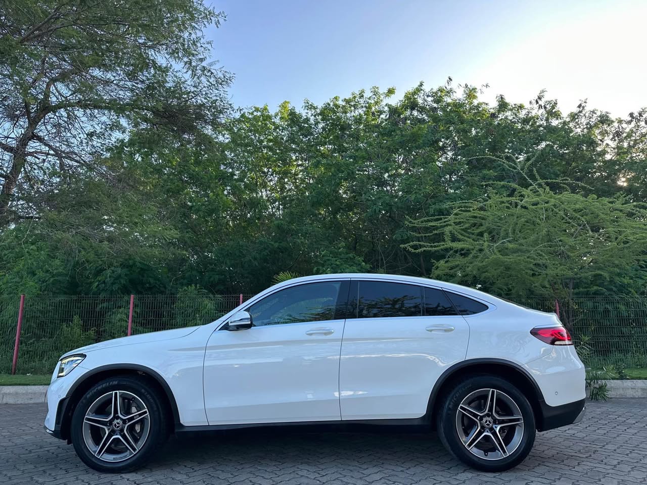 A picture of MERCEDES BENZ GLC 220D 4MATIC 2020 COUPE WHITE UNREGISTERED