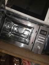 A picture of Microwave Oven