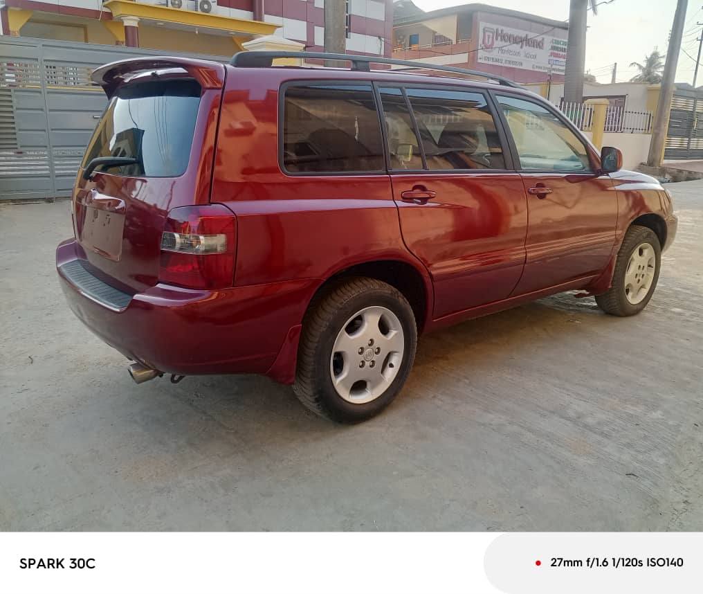 A picture of Toyota Highlander 2006 model registered
