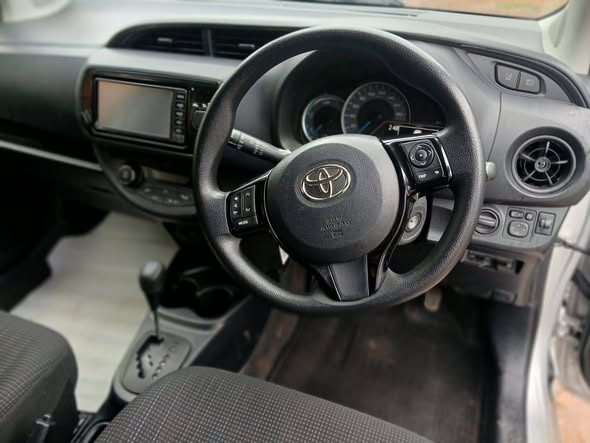 A picture of Vitz for sale 0748428804